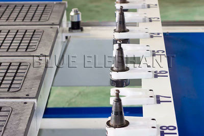 ELECNC-1330 Máquina fresadora CNC ATC 4 ejes para tallar madera - Foto 4
