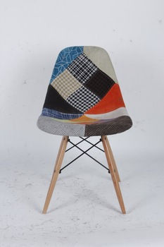 Elegante chaise en plastique et tissu - Photo 2