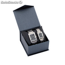Elegante set de relojes de pulsera para hombre y mujer.