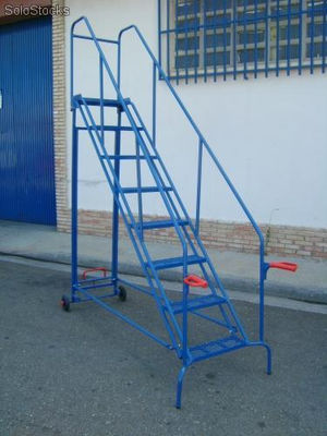 Escada rebatível de aço - Referência 12130