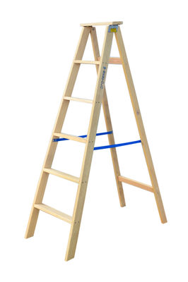 Escada tesoura simples em madeira