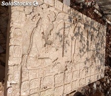 Escultura maya replica tallada a mano en piedra. Detalle del Tablero Palenque