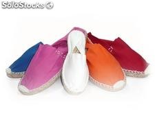 Espadrilles classiques. Couleurs fournies