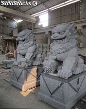 Estatuas de animal tallado de granito - León