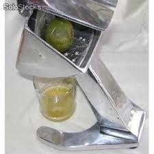Exprimidor que corta y exprime naranja limon mandarina