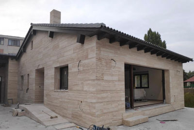 Fachada travertino , Revestimiento de fachada con mármol , Suelo de Mármol - Foto 2