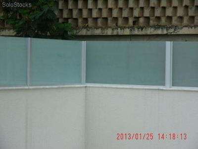 fechamento de cobertura em vidro laminado/temperado