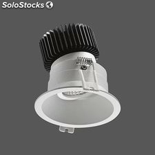 Foco LED downlight empotrable ajustable RA-3011 8w