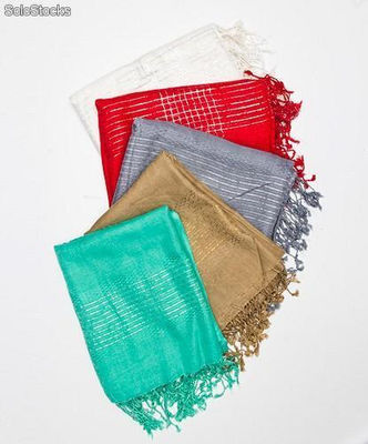 Foulards avec des fils argentés. Des couleurs forunies - Photo 2