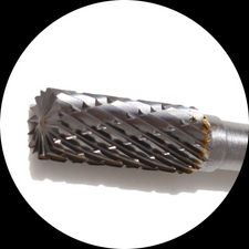 Fresas rotativa de metal duro y dentado cruzado punta recta M8