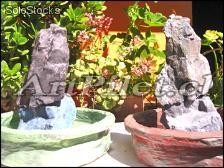 Fuente de agua modelo torre de rocas