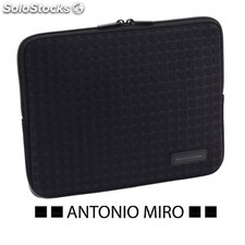 Funda Tablet de marca en neopreno