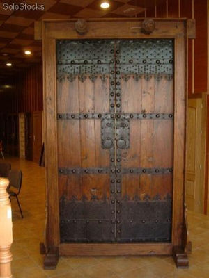 Grandes portes en bois personnalisés