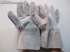 Guantes de carnaza grises.