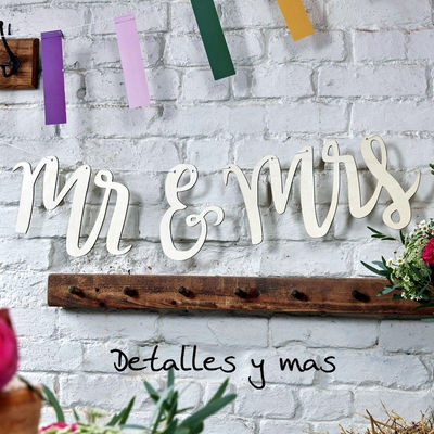 Guirnalda de madera Mr and Mrs. Guirnaldas para bodas. Decoracion para bodas