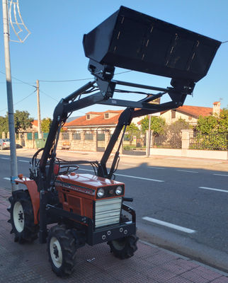 Hinomoto C 144, 4x4, 3 cilindros, con pala nueva de doble efecto. Rotavator. - Foto 2