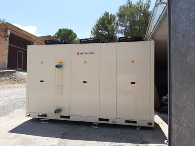 Hitecsa Wasserkühler 120,2 kW Wärmepumpe und Hydronikgruppe