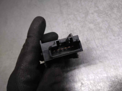 Interruptor / 8484033080 / 4448012 para lexus is 250C 2.5 V6 cat - Foto 3