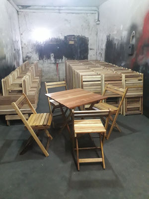 Kit 1 mesa e 4 cadeiras dobráveis - Madeira Maciça- Somos Fabrica