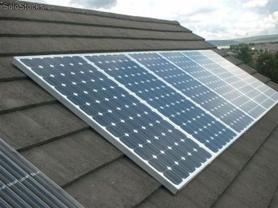 Kit de Energía Solar con provision 220Vca para casilla rural