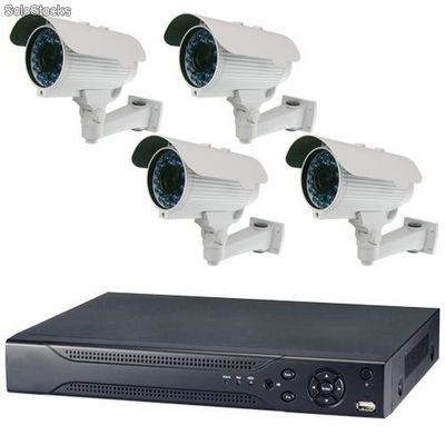 Kit de videosurveillance formé par 4 caméras compactes ir et dvr