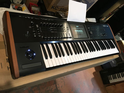 Korg Kross 88 88 Key synthesizer workstation keyboard