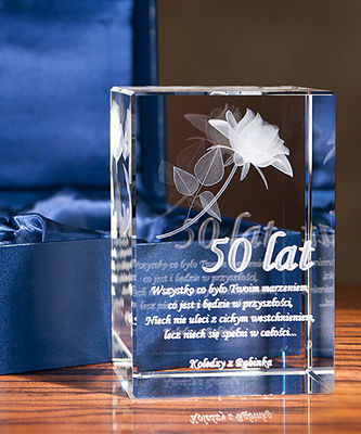 Kryształ z wygrawerowaną różą 3D dla ukochanej osoby - Zdjęcie 2