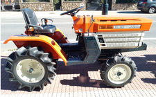 Kubota B1200 4x4 con fresadora