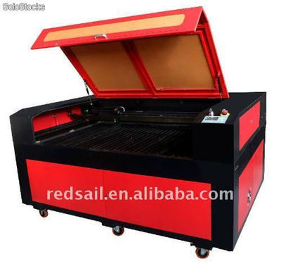 La maquina de grabado y corte con laser cm160x de Redsail en China