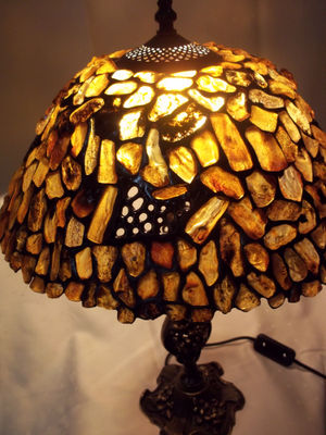 lampa z bursztynu bałtyckiego TIFFANY - Zdjęcie 4