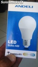 Lâmpada bulbo LED 9W branco frio