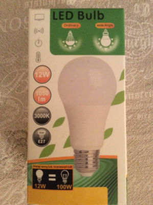 Lampadina led bulb 8/10 watt luce calda e27
