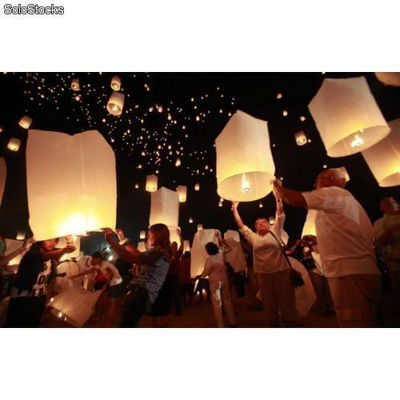 Lanternes Volantes - Photo 2