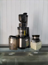 Licuadora centrifuga - extractor de zumo slow