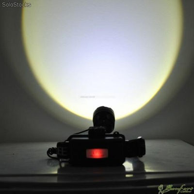 Linterna Profesional de alto alcance tipo frontal Led Cree Con Zoom Recargable - Foto 2