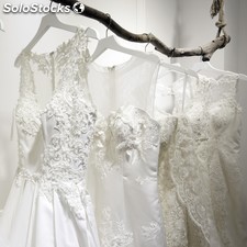 Liquidazione chiusura attività Stock 200 abiti da sposa,70 sposo, 120 cerimonia