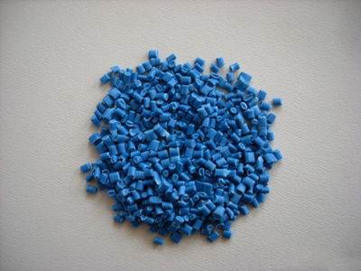 LLDPE granulado de color azul