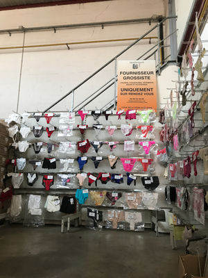 Lot de palettes de marchandises lingerie