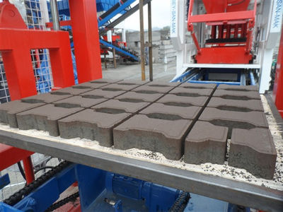Machine de fabrication de bloc de beton - Photo 2