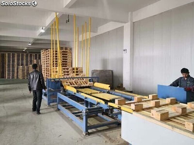 Machine de fabrication de blocs de sciure de bois de palette semi-automatique - Photo 4