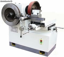 Machine de tournage et de polissage pour disques de frein