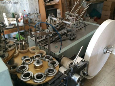machine pour fabrication de gobelet en carton