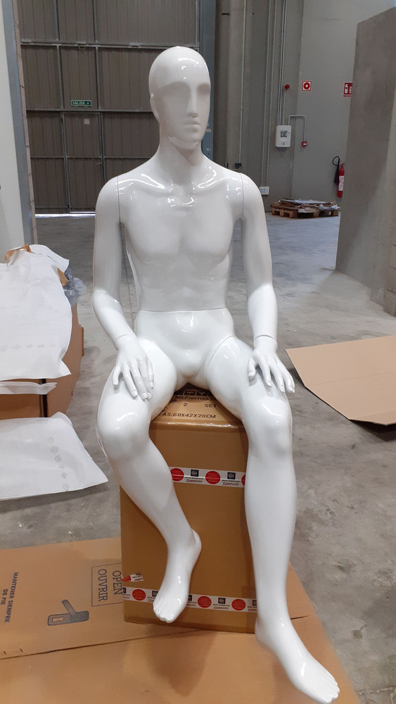 Cabeza de maniqui hombre en plastico blanco