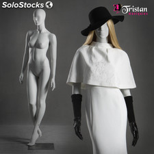 Mannequin femme blanc en glace de couleur