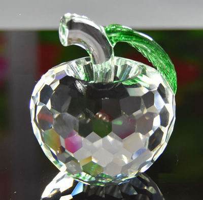 manzana de cristal de regalo y decoración