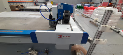 maquina CNC PARA corte de tela, cuero, carton plastico - Foto 2