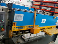 Maquina de corte cizalla guillotina 4X2500 hidráulica