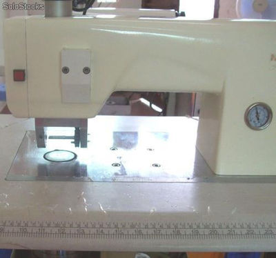 Máquina de coser - Foto 3