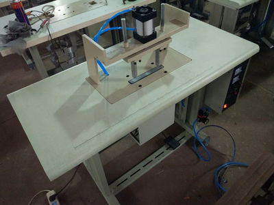 Máquina de hacer bolsa máquina de soldadura por ultrasonidos para tela no tejida - Foto 2