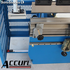 Máquina dobladora plegadora WE67K-200/3200 con control CNC DA52